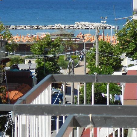 Hotel Ottavia Rimini Bagian luar foto