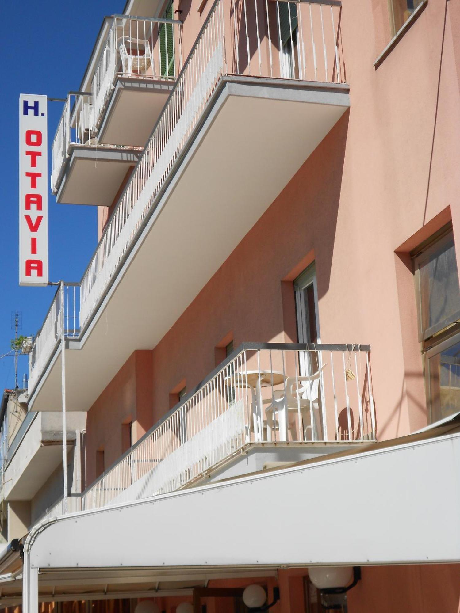 Hotel Ottavia Rimini Bagian luar foto