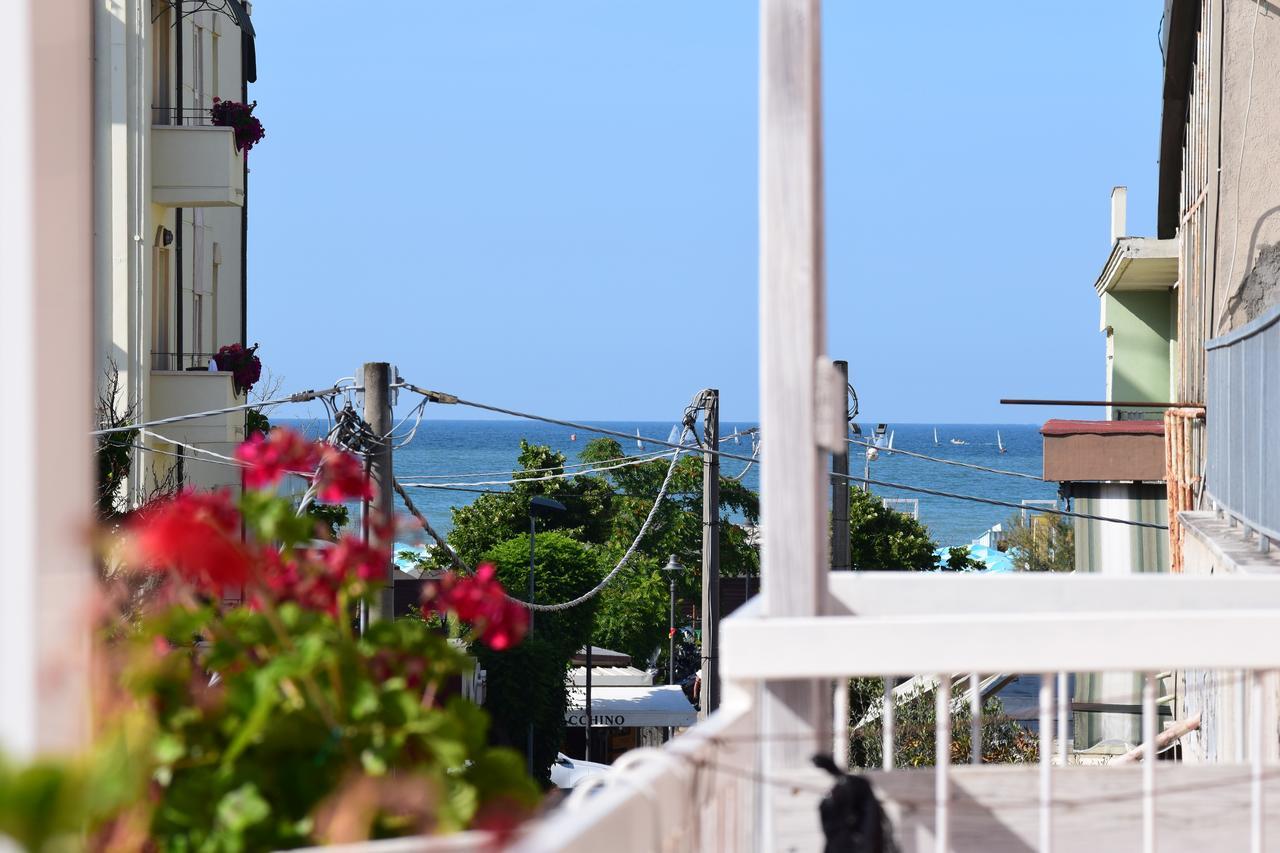 Hotel Ottavia Rimini Bagian luar foto