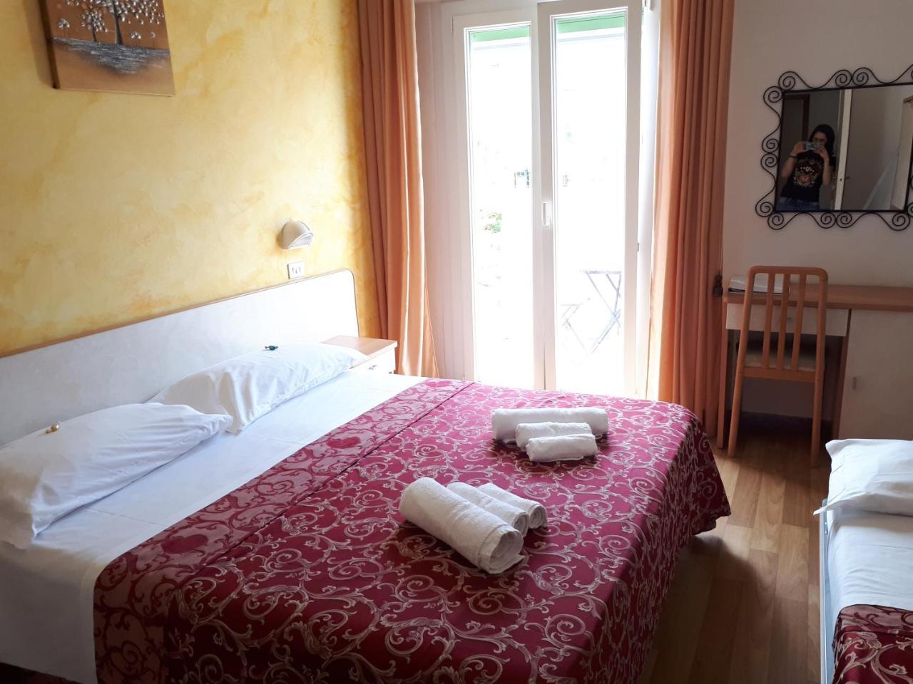 Hotel Ottavia Rimini Bagian luar foto